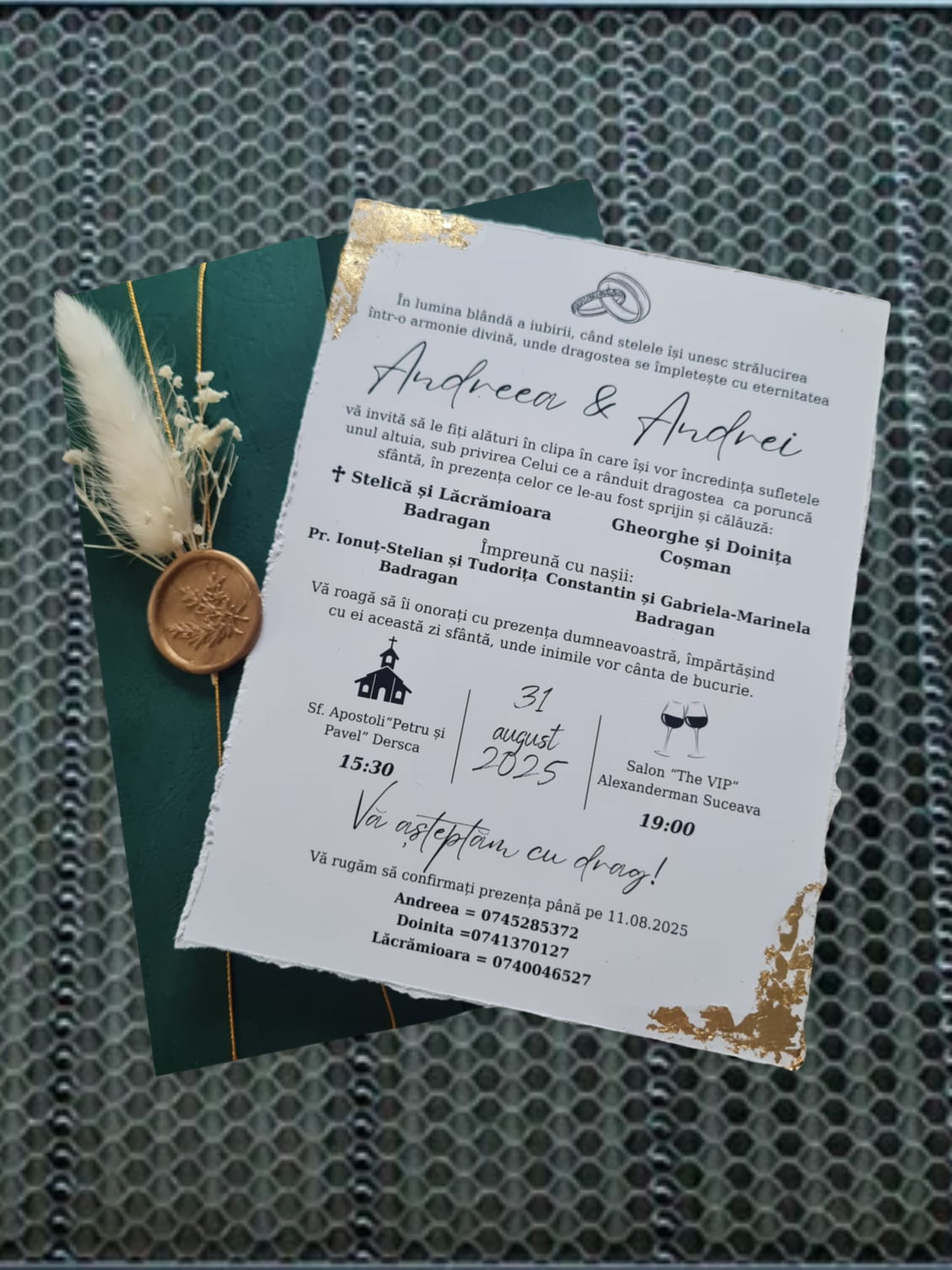 Invitație de nuntă personalizată cu sigiliu din ceară și flori uscate