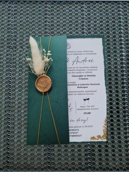 Invitație de nuntă personalizată cu sigiliu din ceară și flori uscate