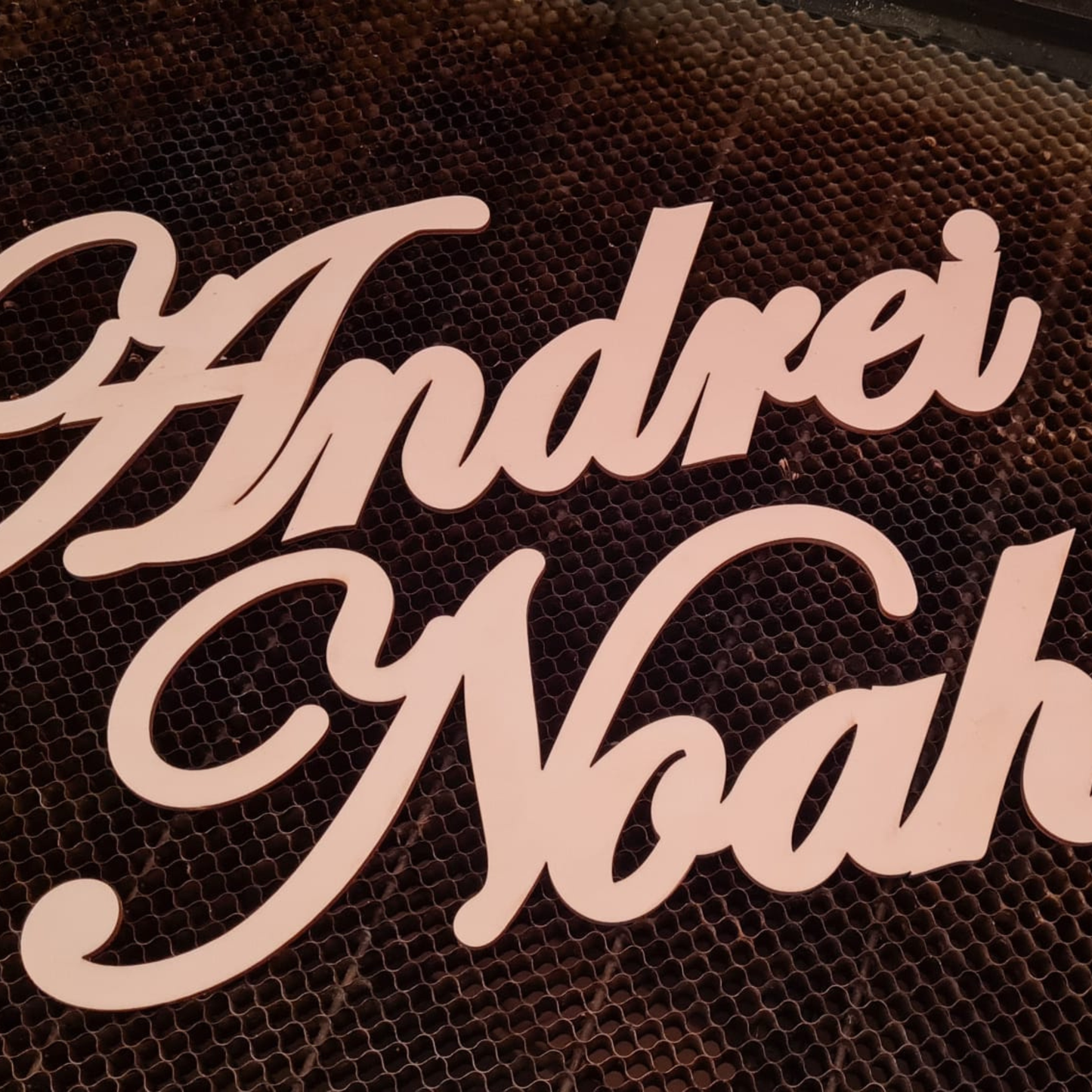 Nume din lemn pentru decorarea arcadelor la diverse evenimente