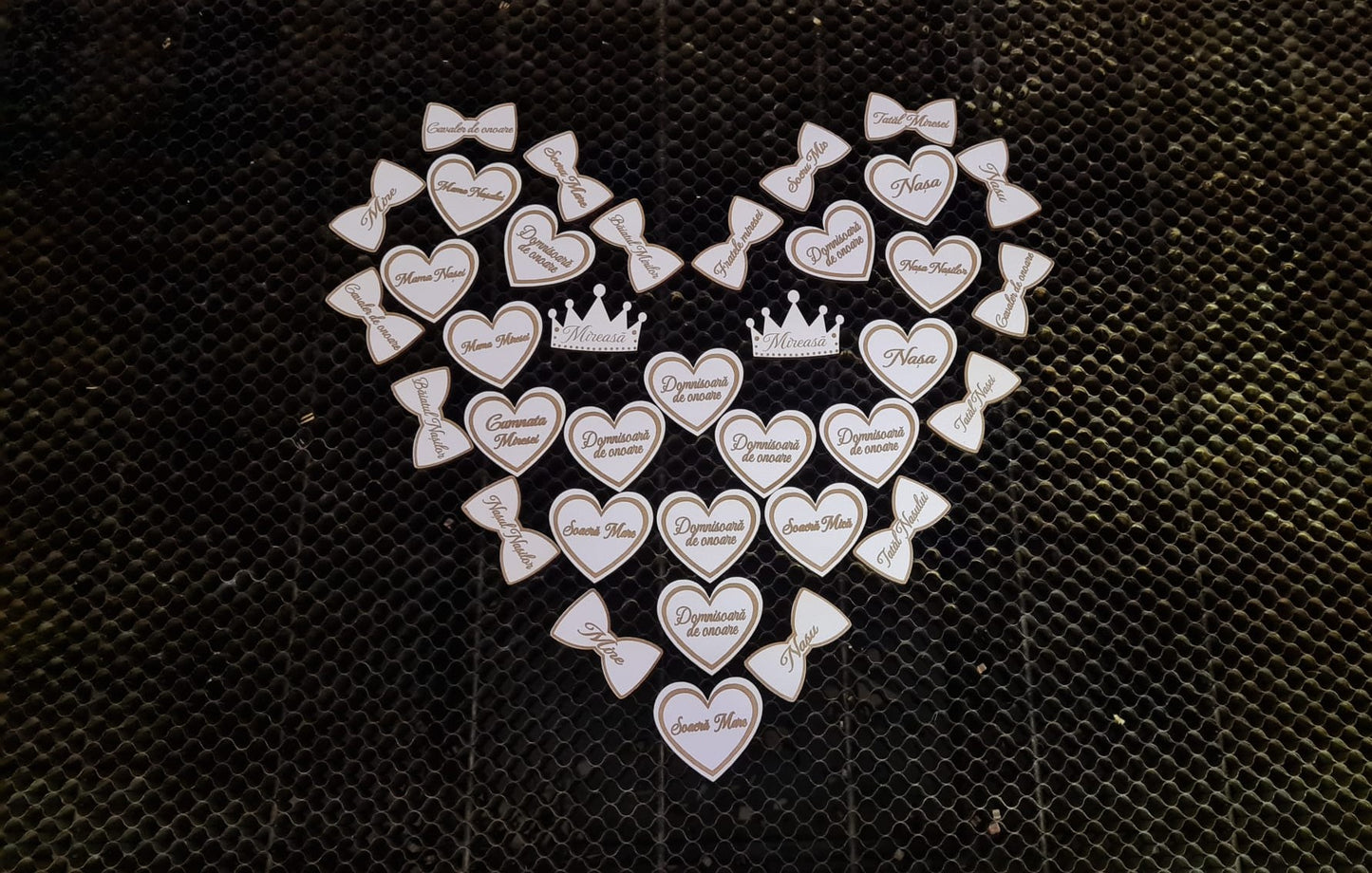 Plachete personalizate din lemn pentru cocarde de nuntă, gravate cu text elegant